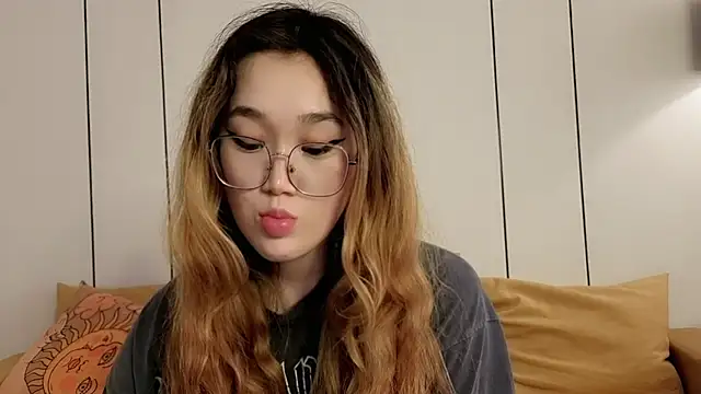 Jennatyan: онлайн-секс-чат