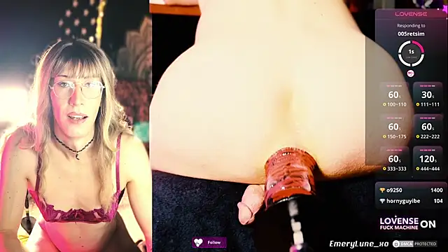 Show modela EmeryLune_xo na web-kameri