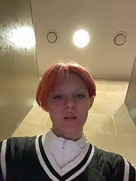 XXX chat uživo modela NinaParri