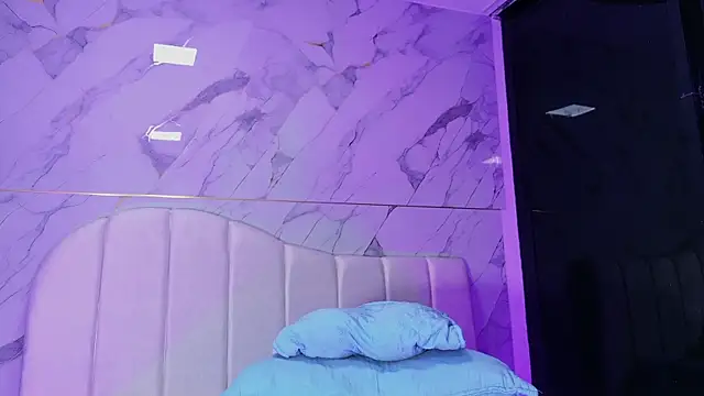 vale_ross_'s Live XXX Chat