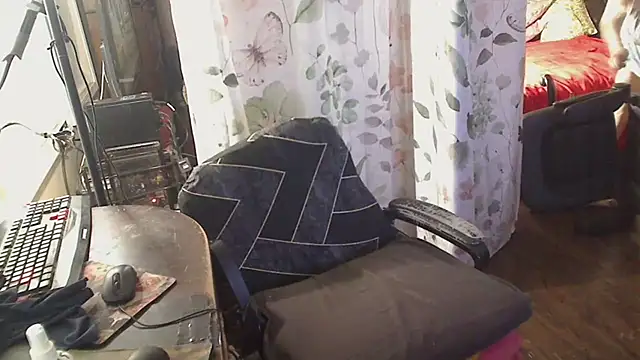 Ireallysquirt's Live XXX Chat