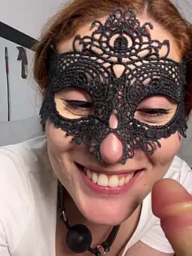 Miacarry Live XXX-chat