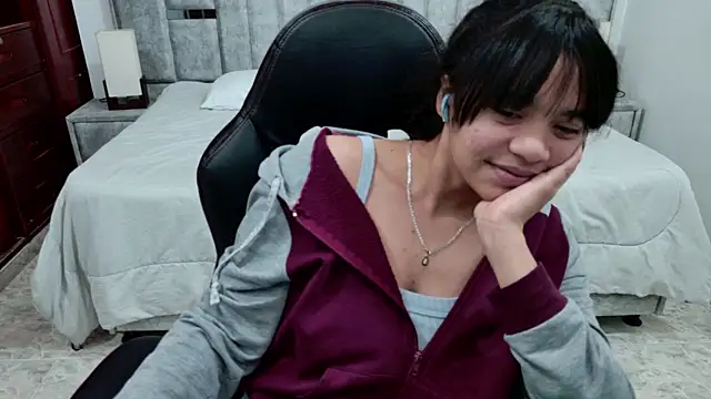 laureentt_'s Live XXX Chat