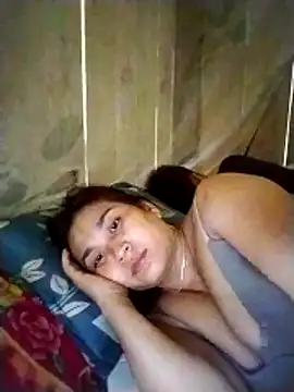 mylove-cute: διαδικτυακό σόου στην κάμερα