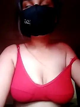 Divya3107 Adlı Modelin Canlı XXX Sohbeti
