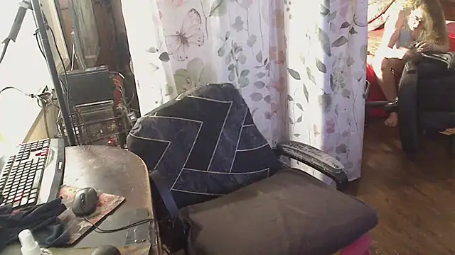 Ireallysquirt Chat XXX in diretta