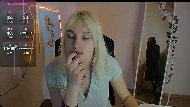 EvelinaLuu's Live XXX Chat
