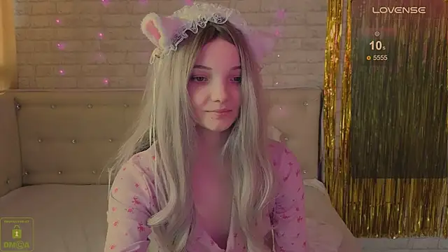 AnimeAlica18's Live XXX Chat