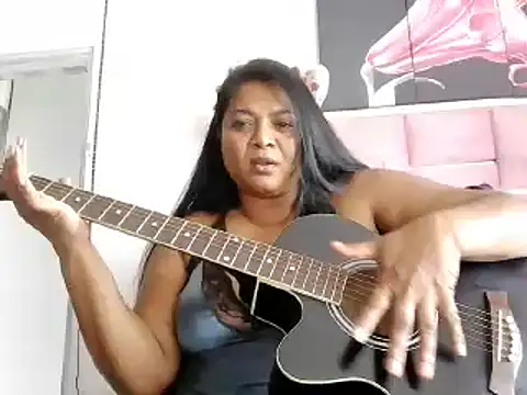 Chat XXX ao vivo de IndianDelia