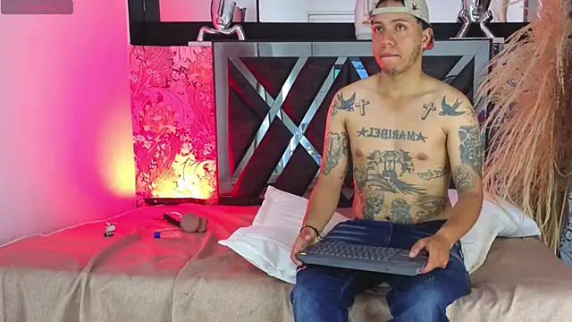adrian_camii 网络视讯表演