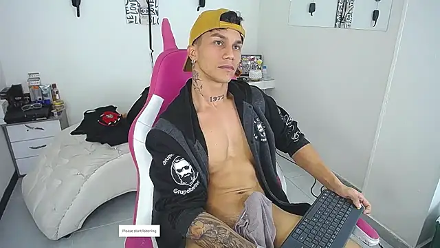 Leonard_Price Live XXX Chat