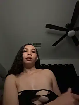 nikkiloveee – Naživo XXX chat