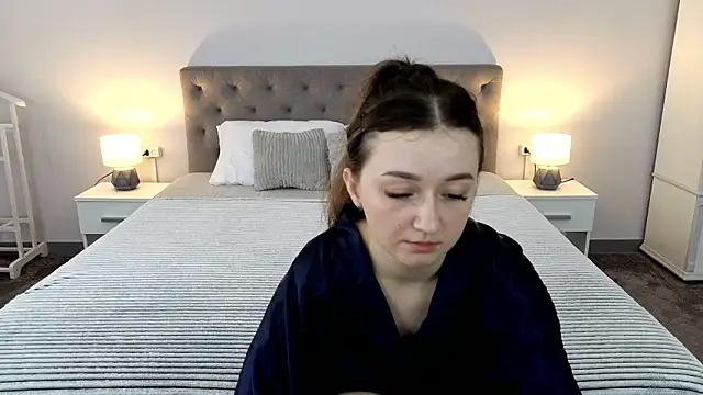 CyrenaLuxe লাইভ XXX চ্যাট