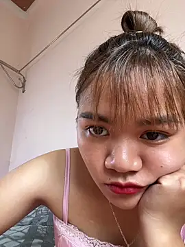 AYW-19 – Naživo XXX chat