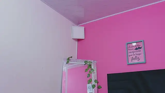 EbonyCoWorker's Live XXX Chat