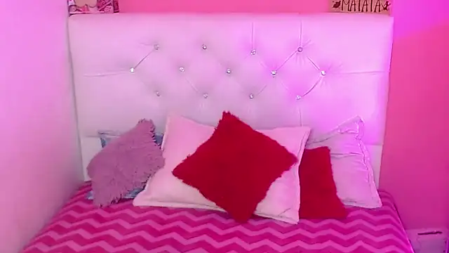 x_isabella_x élő XXX-chatje