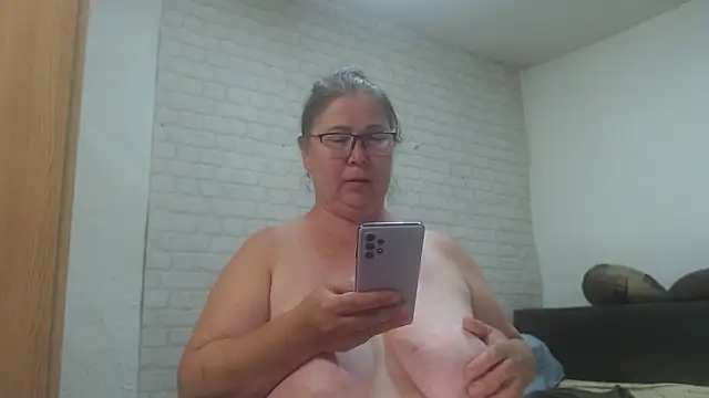 EmmaSquirtのライブXXXチャット