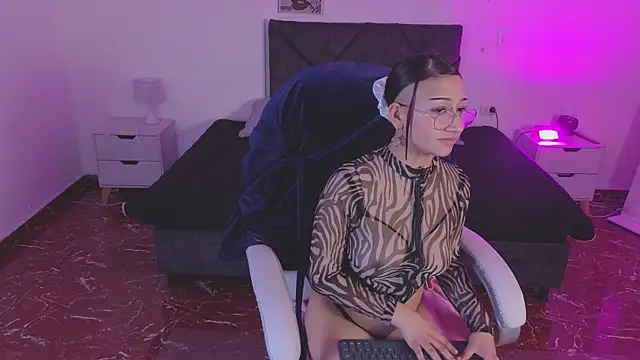 mia_bloom2's Live XXX Chat