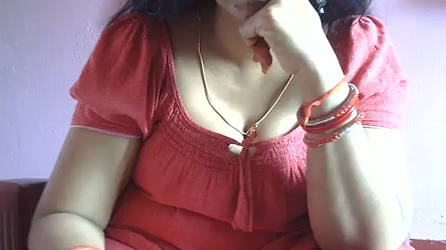 XXX chat uživo modela Pooja-suman