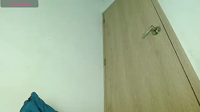 avaleri_cherry's Live XXX Chat