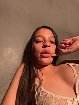 Chatroom XXX en direct de OrianaXclusive