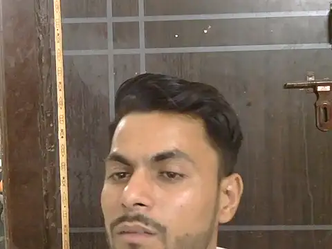 Stubborndesiboy 现场XXX聊天
