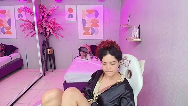 Maggy_t18 লাইভ XXX চ্যাট
