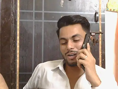Stubborndesiboy's Webcam Show