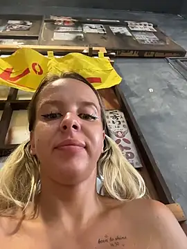 LikaCat's Webcam Show