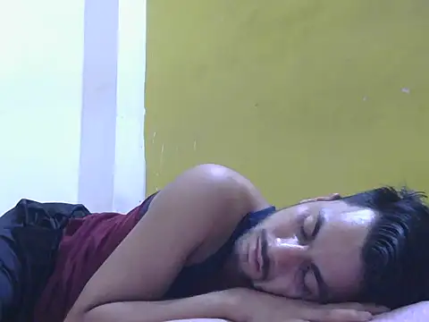 Stubborndesiboy's Webcam Show