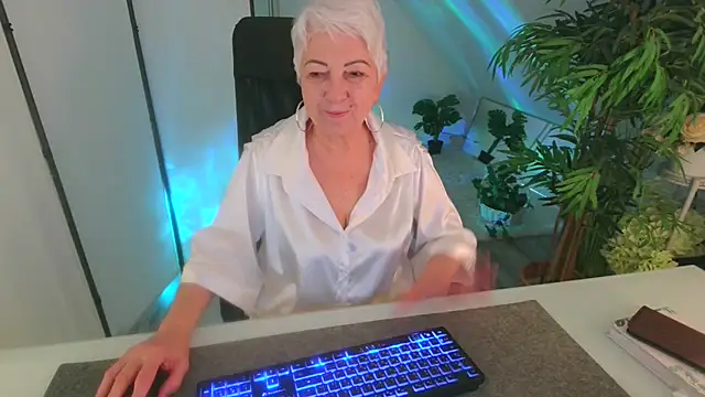 LovelyHelena 网络视讯表演