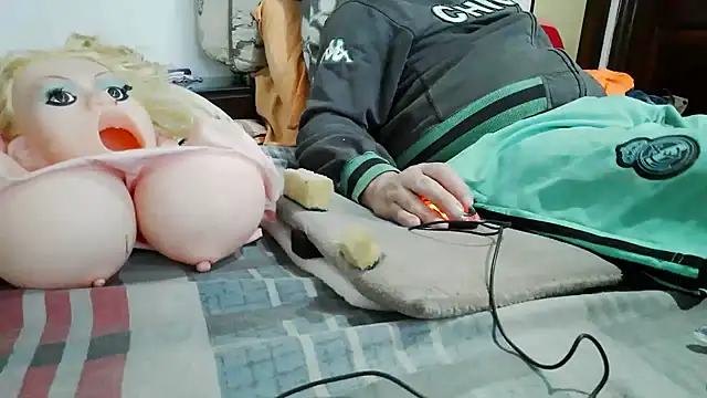 messi_syssy Show in webcam