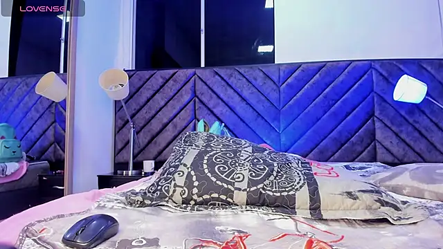 XXX chat uživo modela lapitti