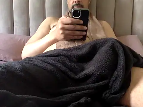CaiBull Live XXX-chat