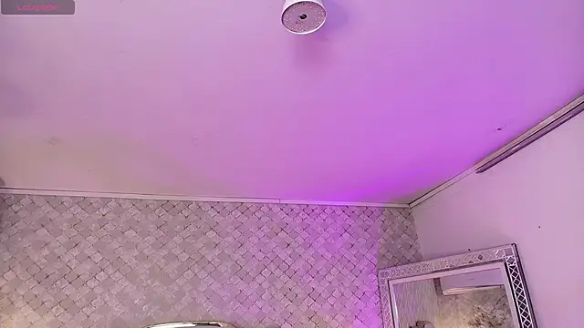 YazminJenner Chat XXX live