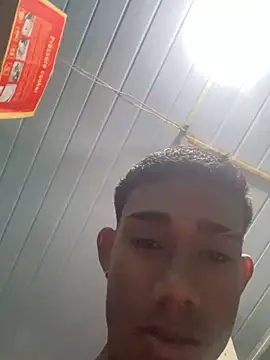 Show modela novinhooxz na web-kameri
