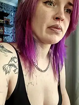 LazyTanukii's Live XXX Chat