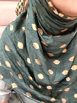 Indian-AleenaのライブXXXチャット