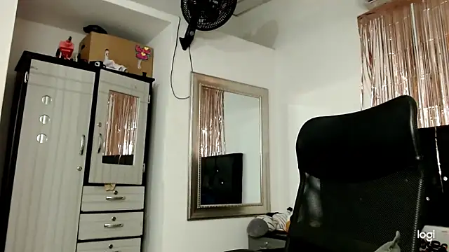 Živý XXX chat Baby_hornyJM