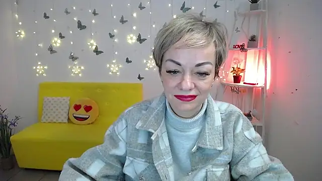 NikaMayu webcam show