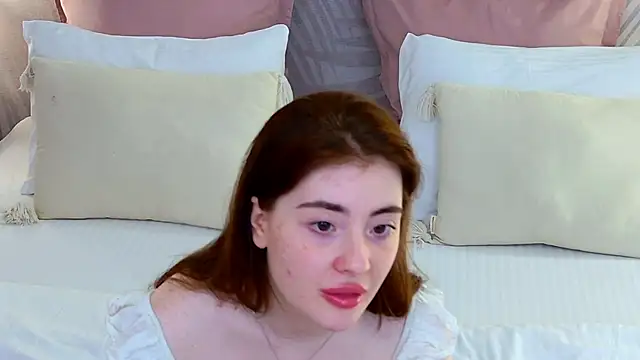 Emily_Less – webcam-show