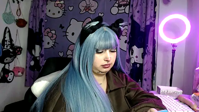 Chat +18 de lussyevans24 ao vivo