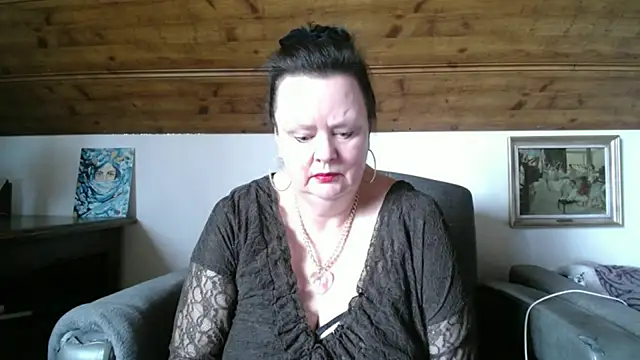 TiffanyMature élő XXX-chatje