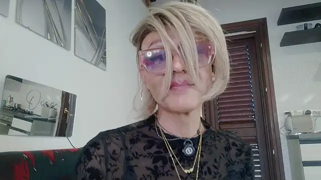 LadyOxana webkamerás műsora