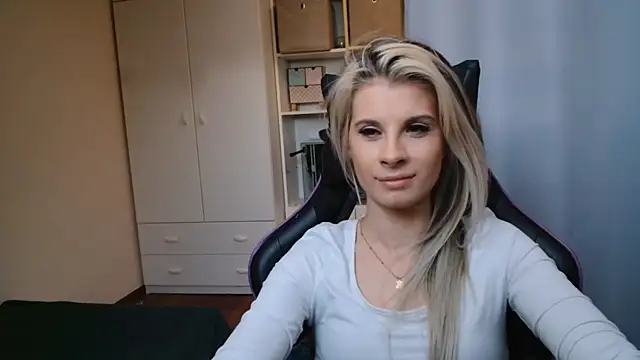 KristineGlow Live XXX-chat