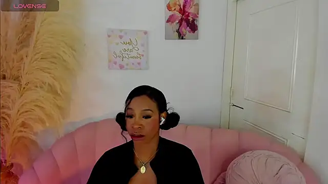 bruneettklaryss' Webcam Show