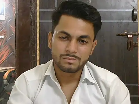 Stubborndesiboy Show in webcam