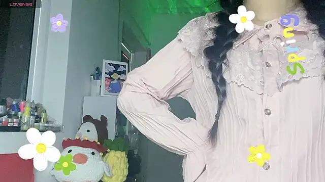 XXX chat uživo modela Tieu-May