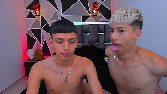 Juan_Nd_Steven's Webcam Show