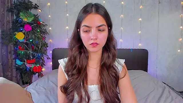 Chat +18 de Milana_Crystal_ ao vivo